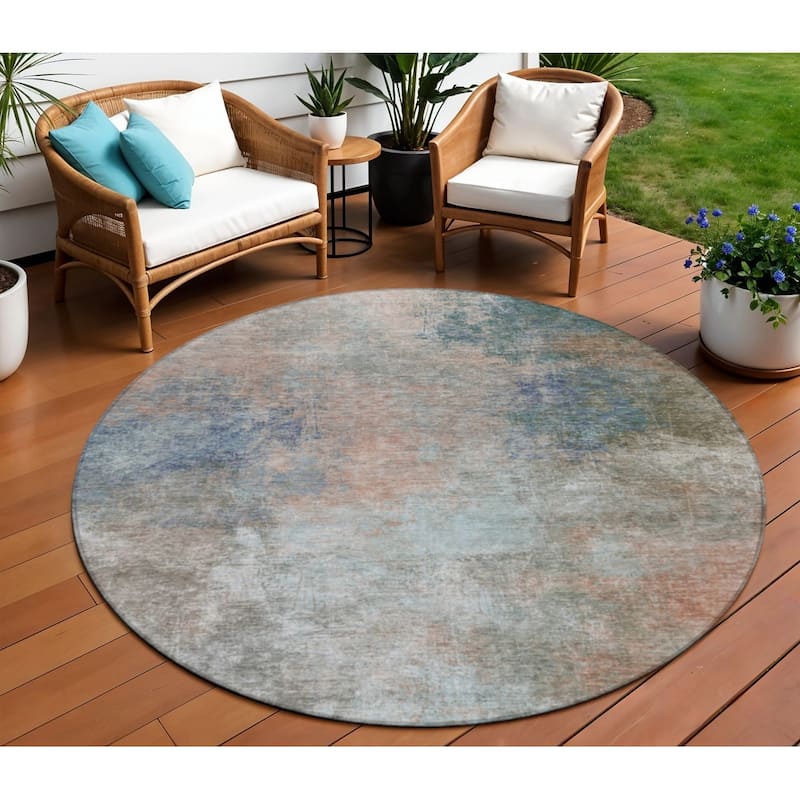 HomeRoots Abstract Transitional Rectangle Outdoor Rug - 8' Round