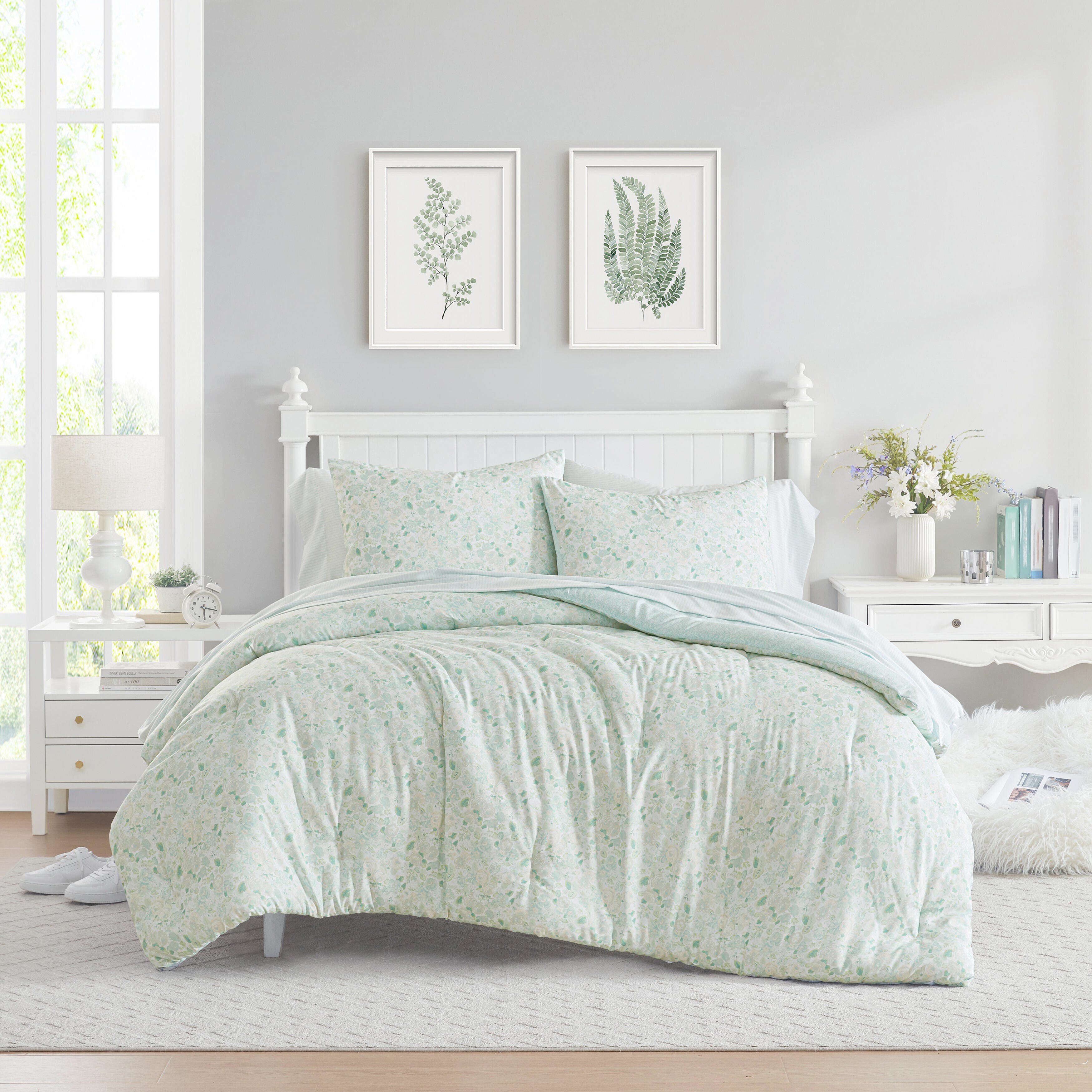 ローラアシュレイ Laura Ashley Jaynie Reversible Nautical Comforter Set with Sheets