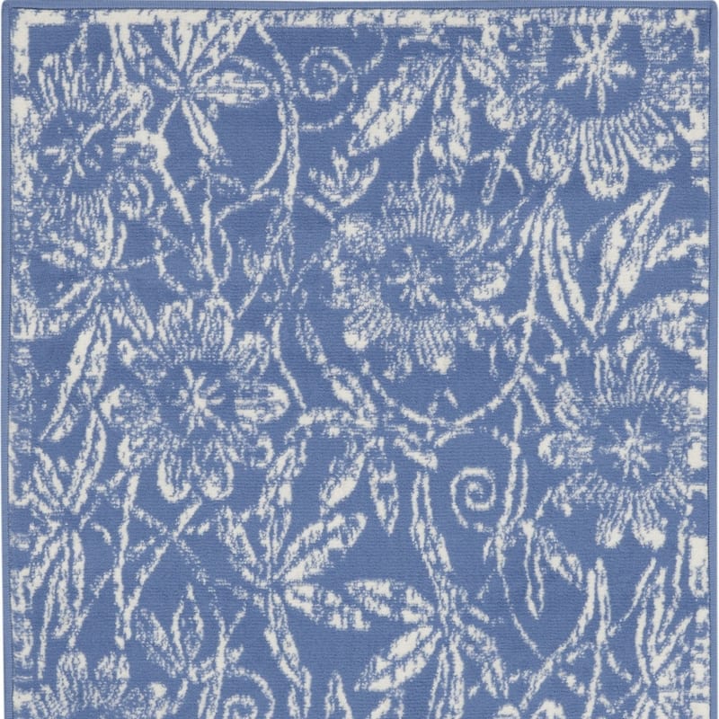 Power Loomed Distressed Floral Traditional Stain Resistant Area Rug - 60' X '36' X '0.39