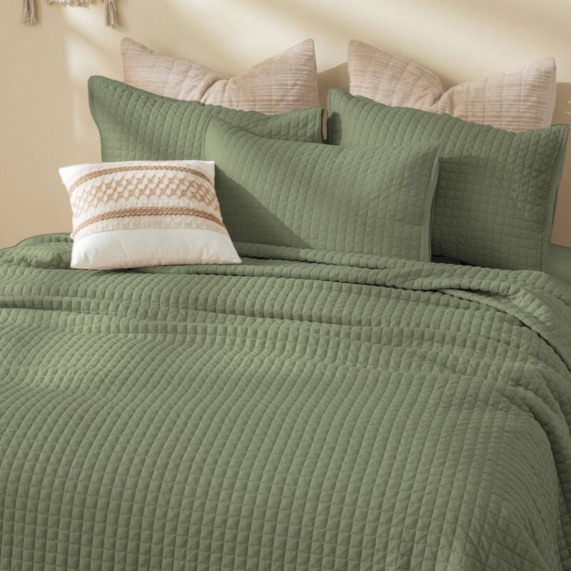 Wonderful Waffle Quilt Set 3 Piece Solid Bedding Set