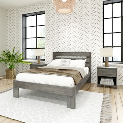 Max and Lily Farmhouse Full Bed with Plank Headboard