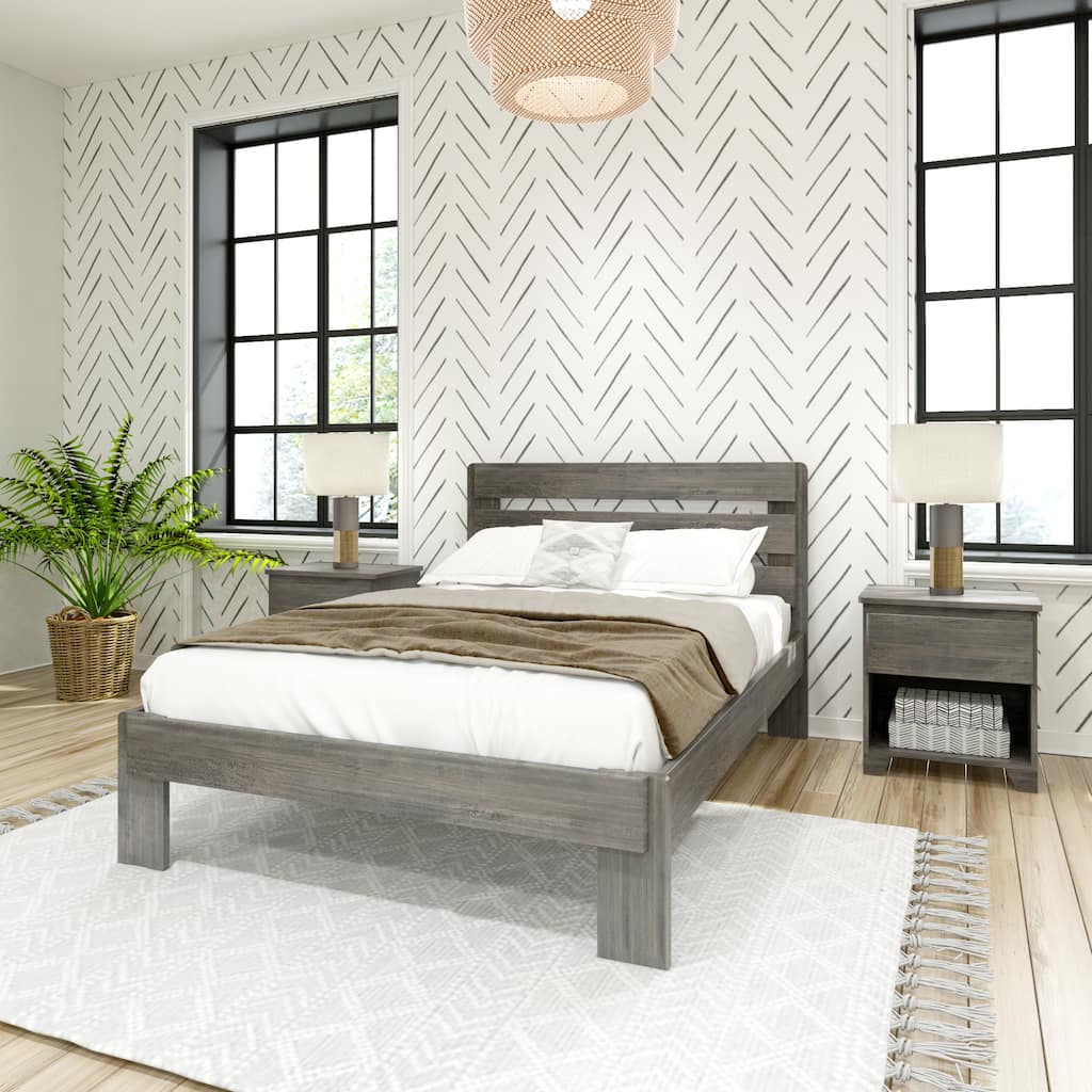 Max and Lily Farmhouse Full Bed with Plank Headboard