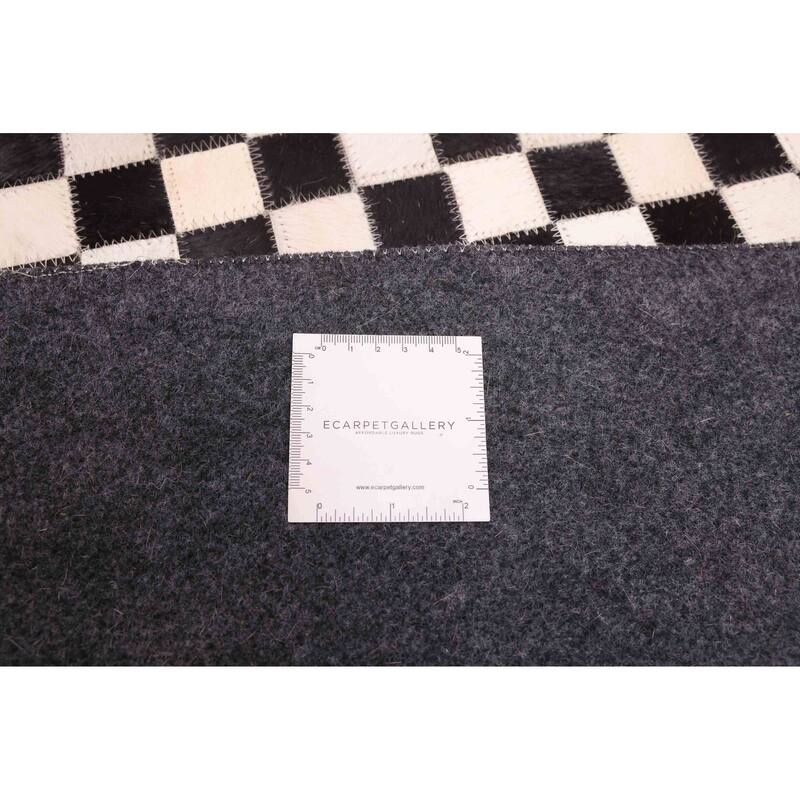 ECARPETGALLERY Handmade Cowhide Patchwork Black, Cream Leather Rug - 5'1 x 8'0