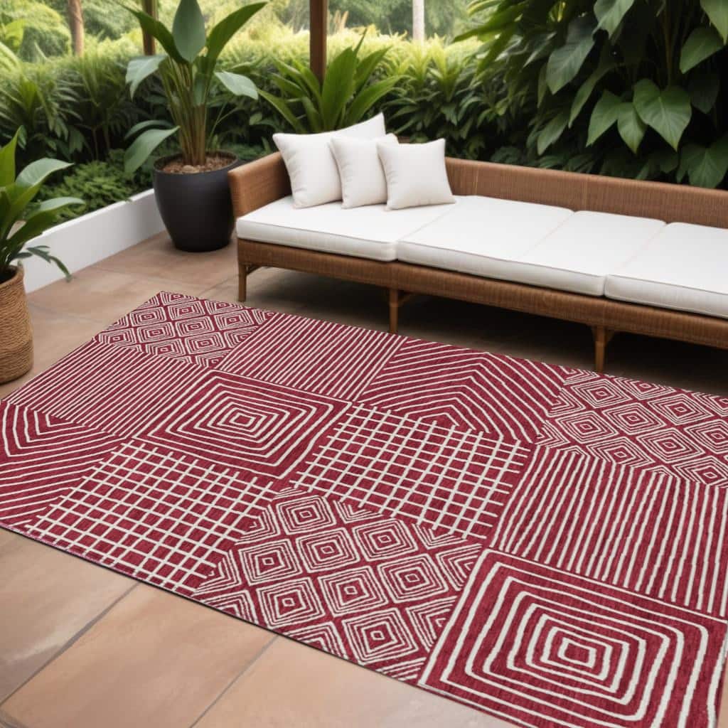 HomeRoots Geometric Transitional Rectangle Outdoor Rug