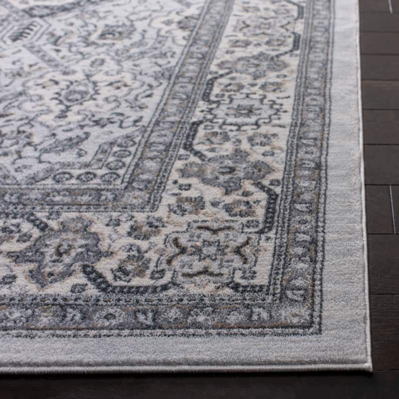SAFAVIEH Isabella Minola Traditional Oriental Rug - 2'2" x  5' - Light Grey/Cream - Rectangle