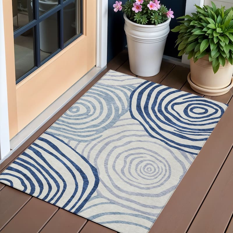 HomeRoots Abstract Transitional Rectangle Outdoor Rug - 3' x 5'