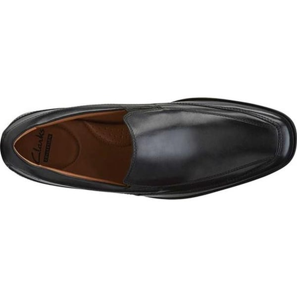 clarks tilden free black