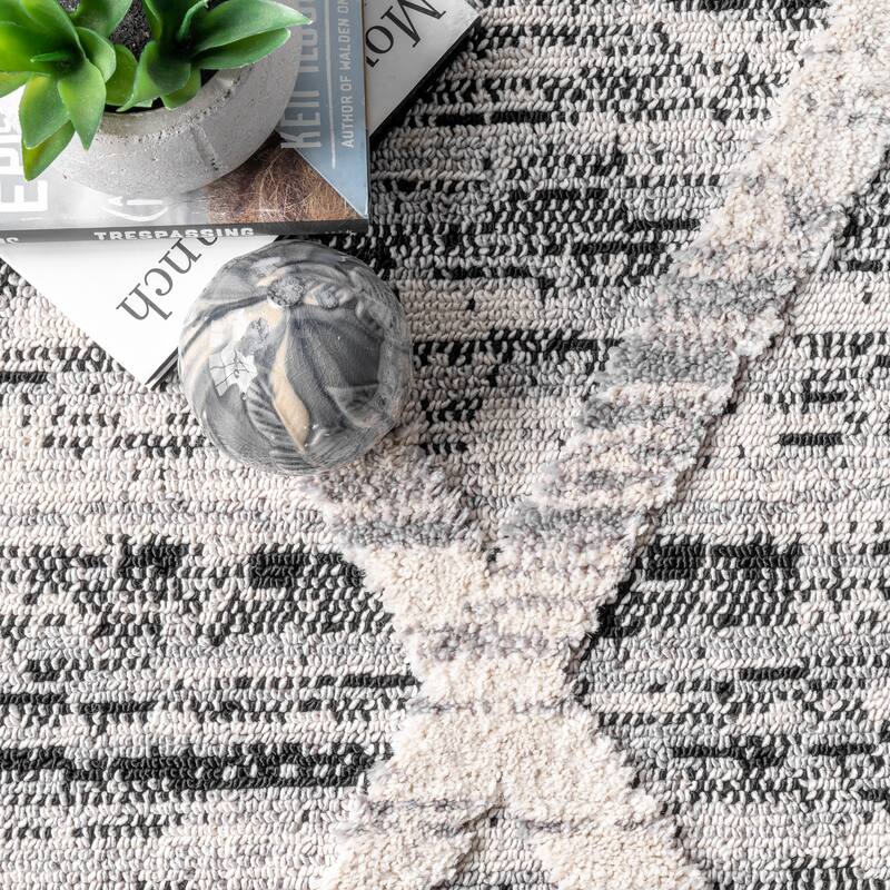 Nuloom Suri Soft Diamond Trellis Textured Area Rug