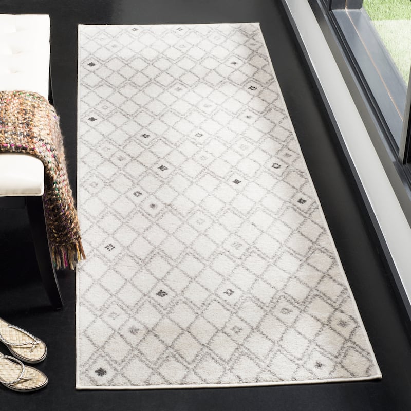 SAFAVIEH Adirondack Hallie Vintage Boho Oriental Rug - 2'6" x 8' Runner - Ivory/Grey