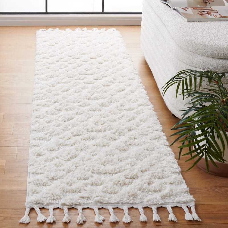 SAFAVIEH Moroccan Tassel Shag Kobi 2-inch Thick Rug - 2'3" x 6' Runner - Ivory - Runner