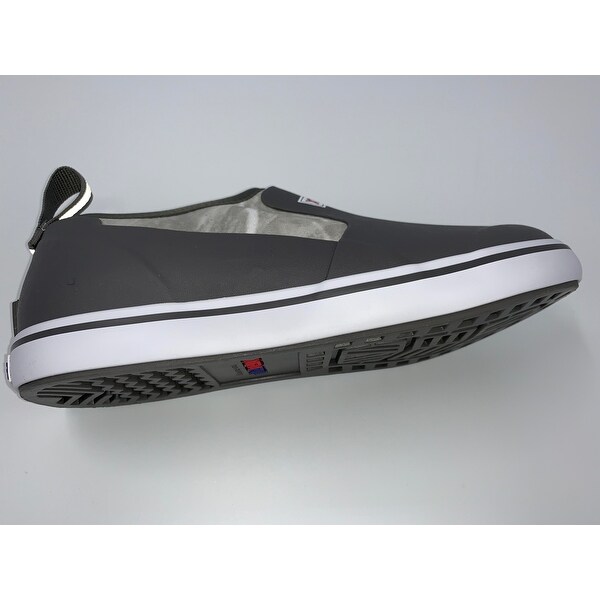 mens deck shoes size 8