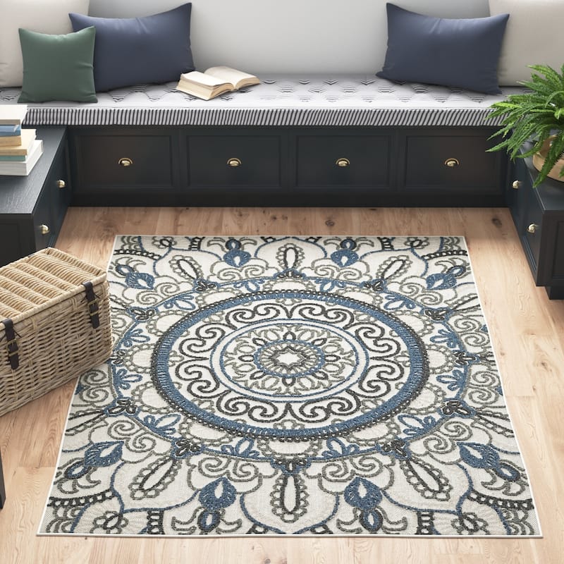 Vista Home Talcot Bohemian Medallion Gray/Blue Indoor-Outdoor Area Rug - 5'3" X 7'3"