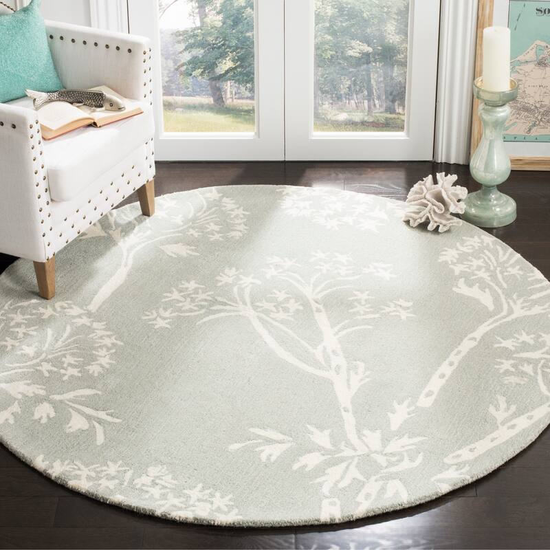 SAFAVIEH Handmade Bella Enriketa Modern Floral Wool Rug - 5' Round - Slate/Ivory