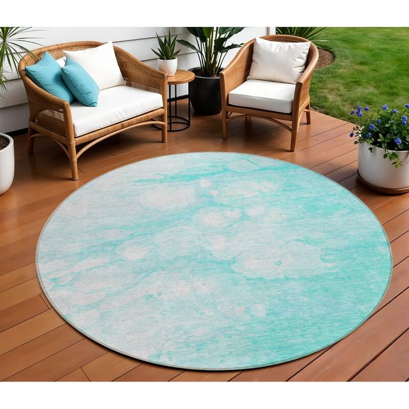 HomeRoots Abstract Transitional Rectangle Outdoor Rug - 8' Round