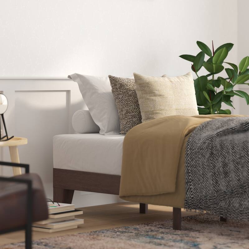 Wood Platform Bed with 14 Wooden Support Slats