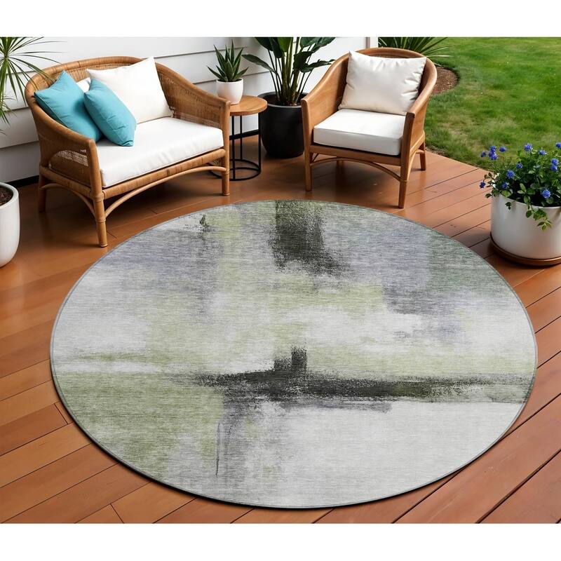 HomeRoots Abstract Transitional Rectangle Outdoor Rug - 8' Round