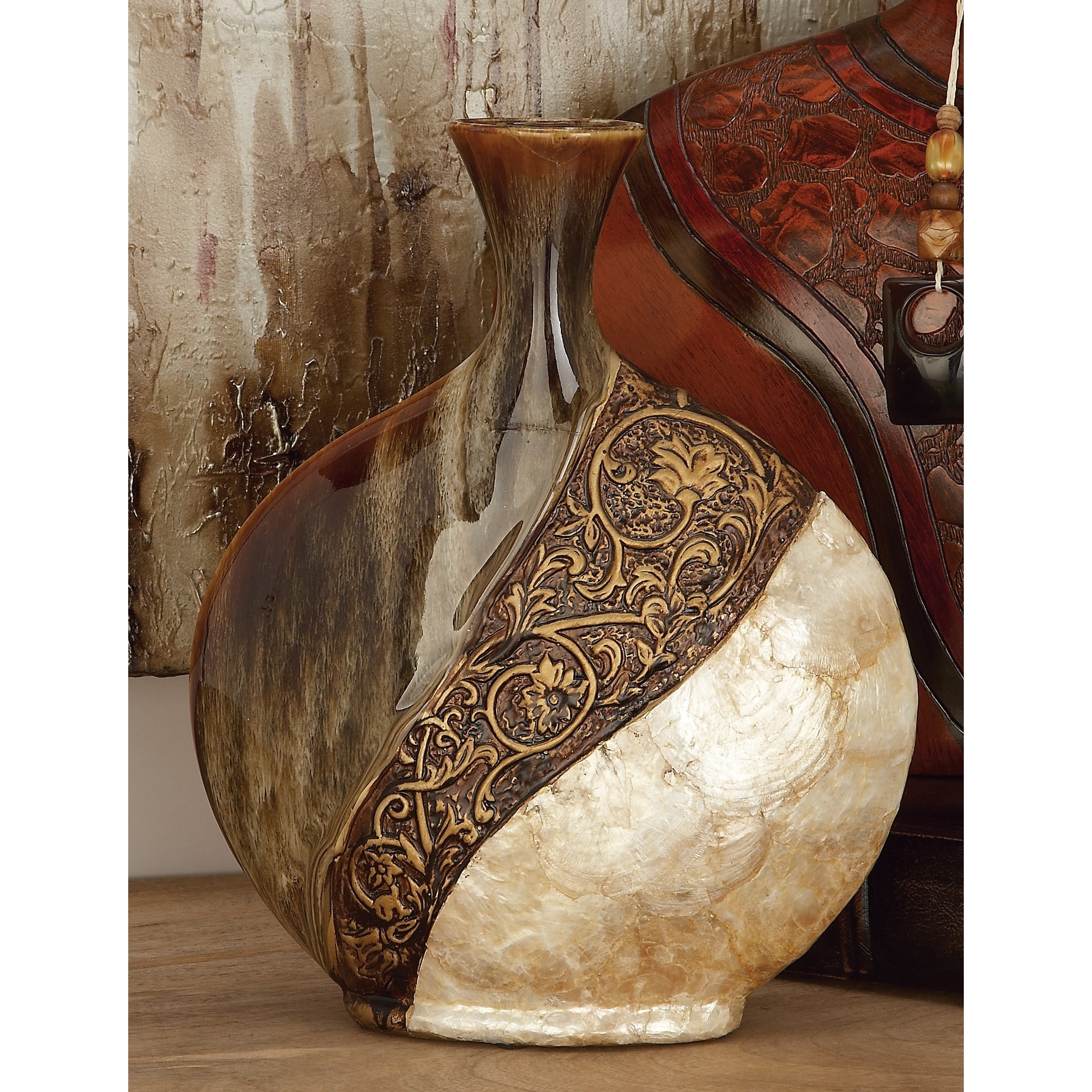https://ak1.ostkcdn.com/images/products/is/images/direct/b3df40b13057ba96b7f4f2a456545b17f2e5795a/Brown-and-Cream-Ceramic-Capiz-Shell-Traditional-Novelty-Vase.jpg
