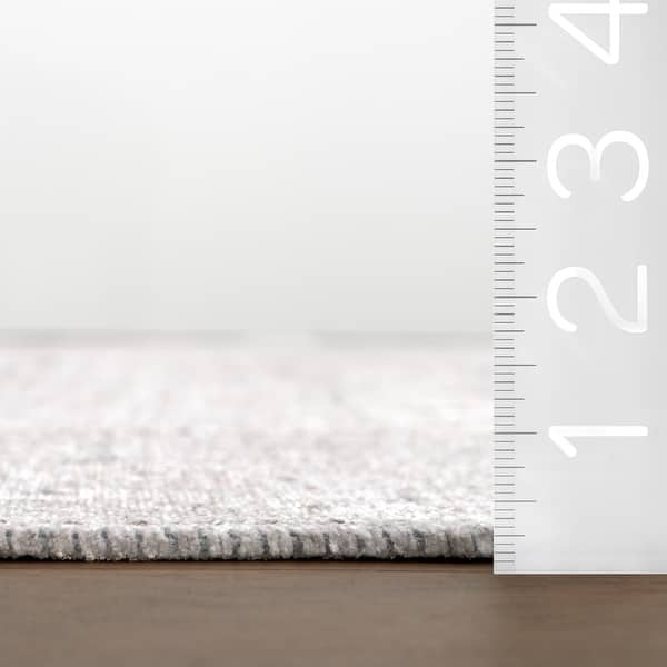 Nuloom Ayleen SpinClean Traditional Machine Washable Area Rug