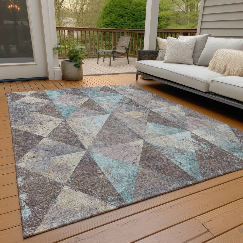 Machine Washable Indoor/ Outdoor Contemporary Diamonds Chantille Rug