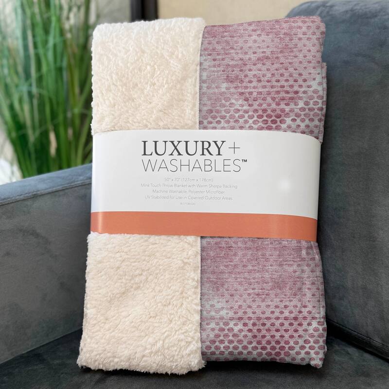 Premium Machine Washable Modern Diamonds Sherpa Throw Blanket