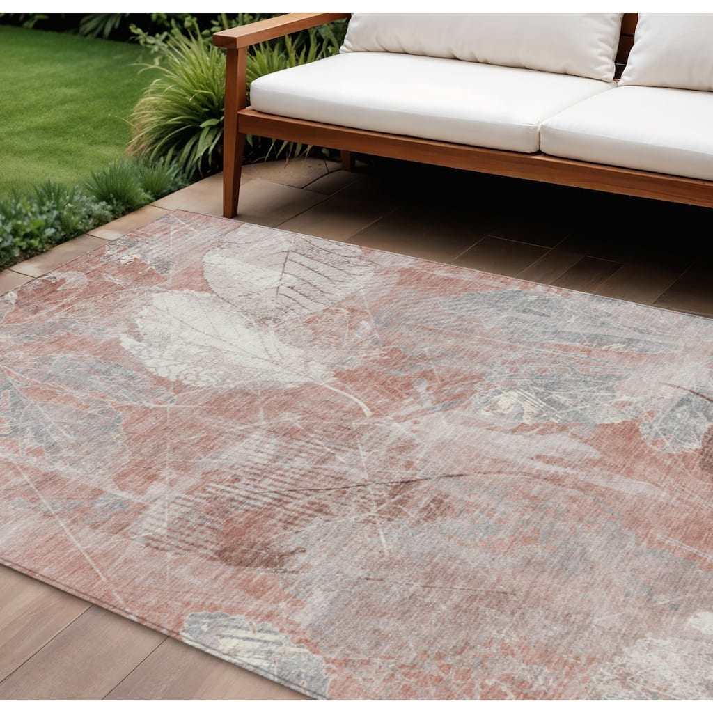 HomeRoots Floral Transitional Rectangle Outdoor Rug