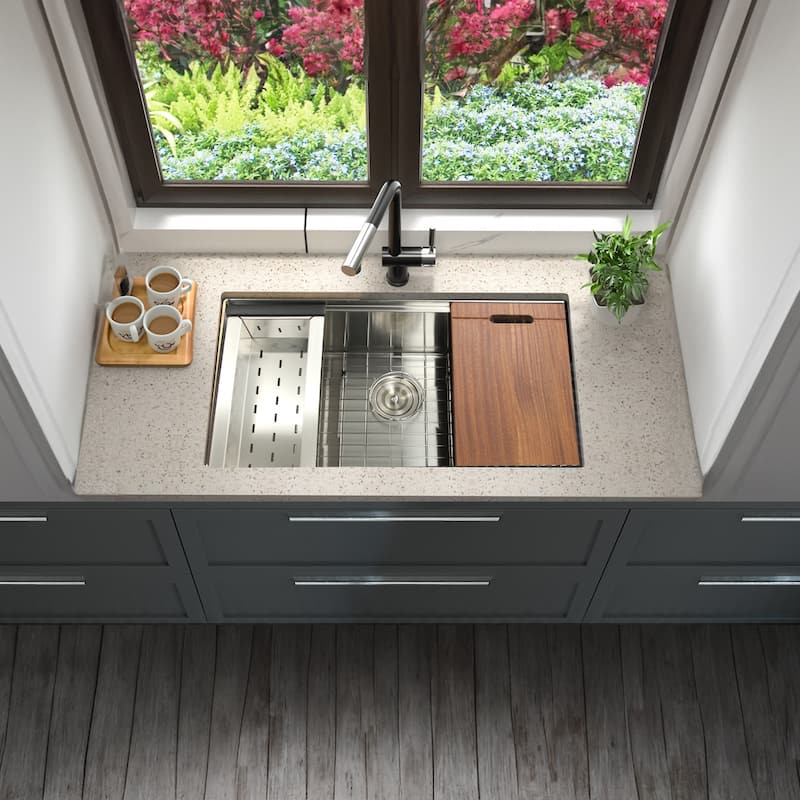 31-inch Workstation Undermount Stainless Steel Kitchen Sink - 31x 19 x 10 inches - 31x 19 x 10 inches - 31x 19 x 10 inches - Silver