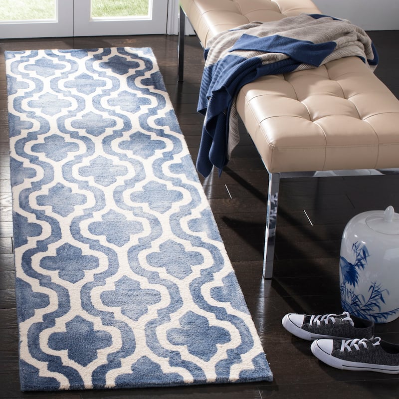 SAFAVIEH, Handmade Dip Dye Liia Watercolor Vintage Boho Wool - 2' 3" x 6' - Blue/Ivory