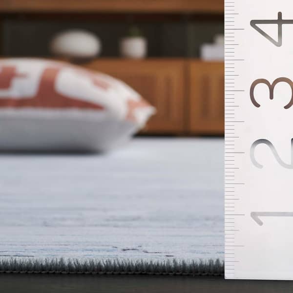 SAFAVIEH Tacoma Lauranne Machine Washable Slip Resistant Modern Rug