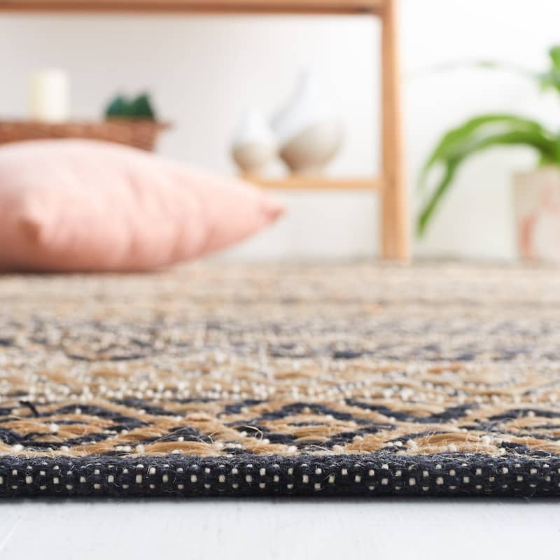 SAFAVIEH Flatweave Natural Fiber Valeryia Jute Rug
