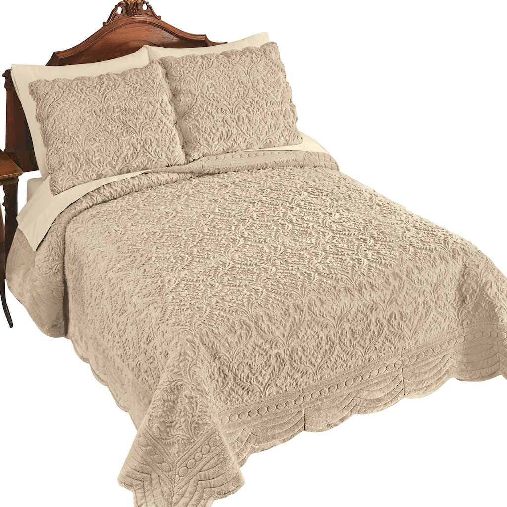 Elegant Fake Fur Textured Pattern Scalloped Edge Quilt