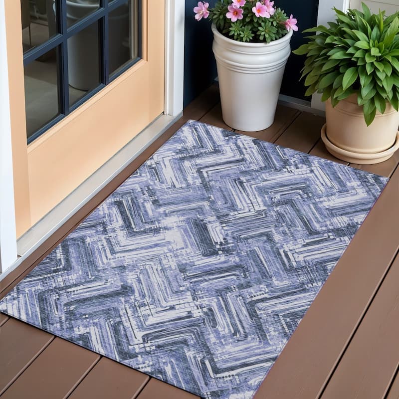 HomeRoots Geometric Transitional Rectangle Outdoor Rug - 3' x 5'