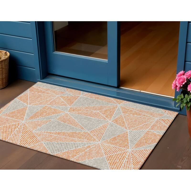 HomeRoots Geometric Transitional Rectangle Outdoor Rug - 3' x 5'
