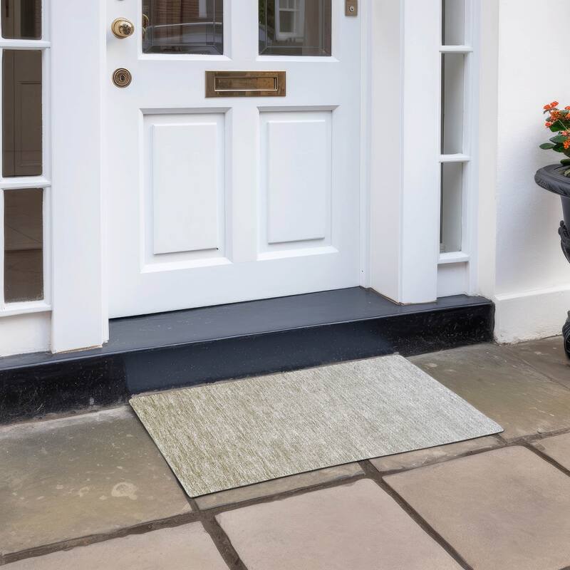 Machine Washable Indoor/ Outdoor Chantille Solid Ombre Rug - Beige - 1'8" x 2'6"