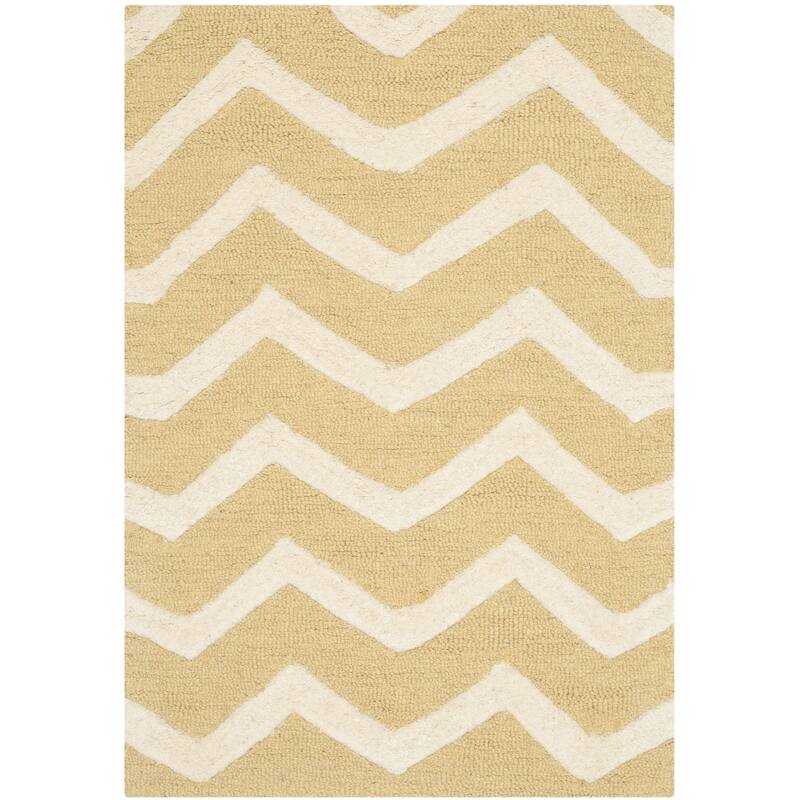 SAFAVIEH Handmade Cambridge Terttu Chevron Wool Rug - 2' x 3' - Light Gold/Ivory