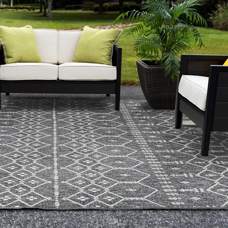 Seros Scandinavian Geometric Indoor/Outdoor Area Rug