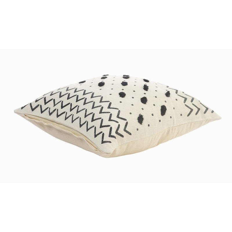HomeRoots 20" X 20" Cream And Black 100% Cotton Chevron Zippered Pillow