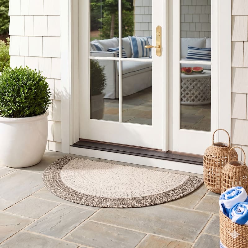 SAFAVIEH Handmade Braided Eiry Washable Indoor/Outdoor Rug - Weather Resistant & Easy Cleaning