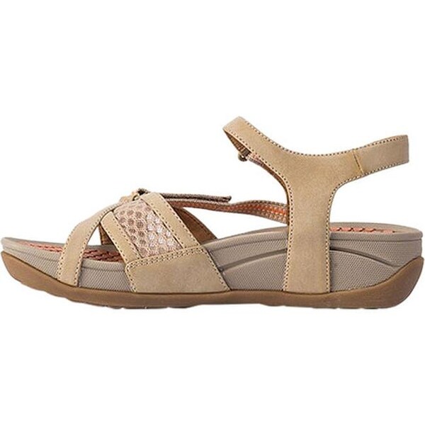 bare traps debera wedge sandal