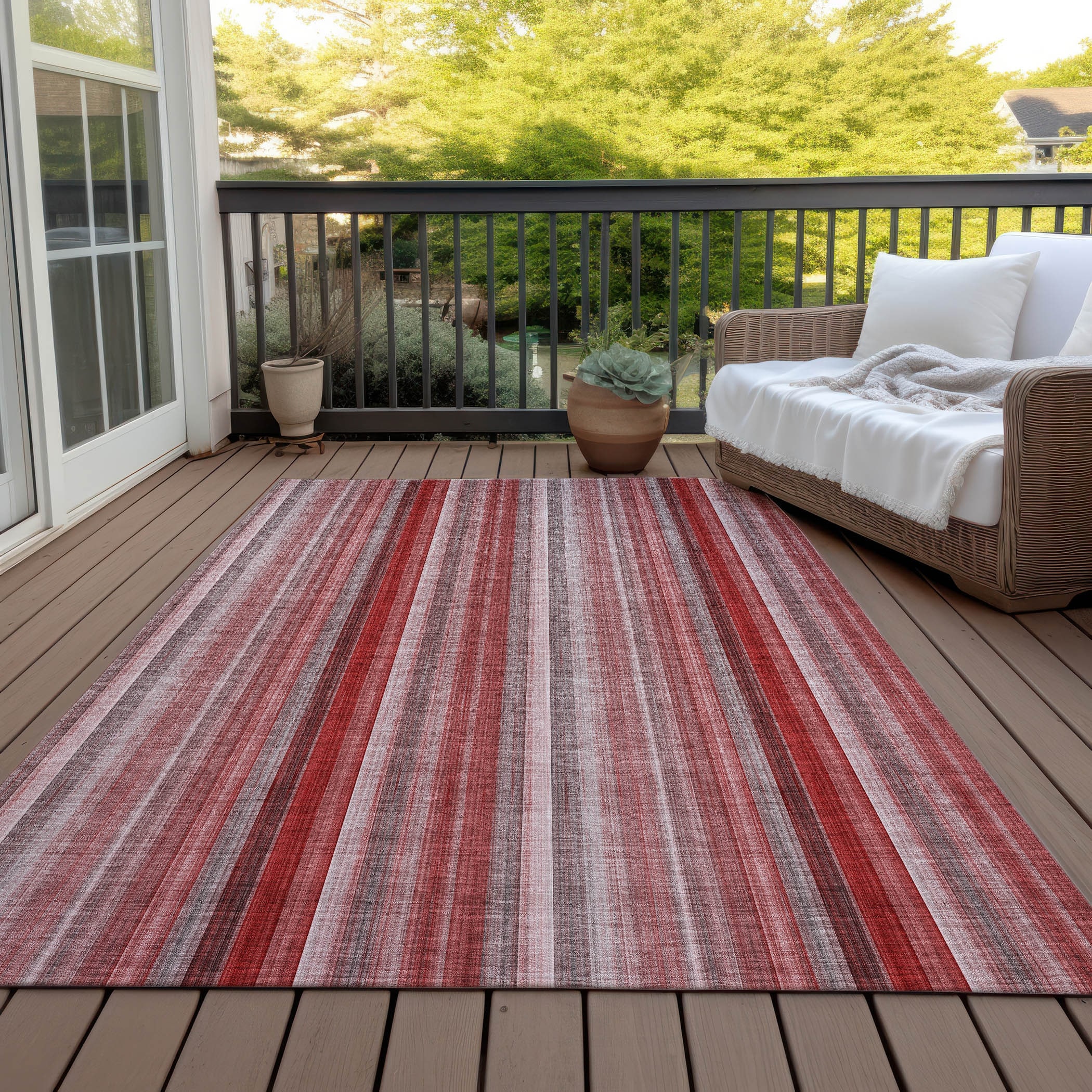 Machine Washable Indoor/ Outdoor Striped Chantille Rug