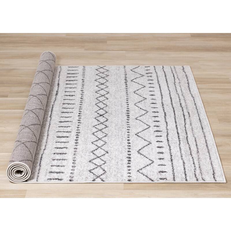 Emma Collection - Grey/White Tribal Patterned Rug
