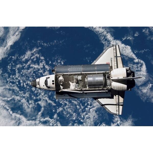 July 28 2005 Space Shuttle Discovery Backdropped By A Blue And White ...