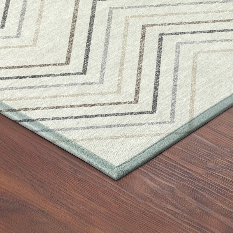 Machine Washable Indoor/ Outdoor Modern Chevron Chantille Rug