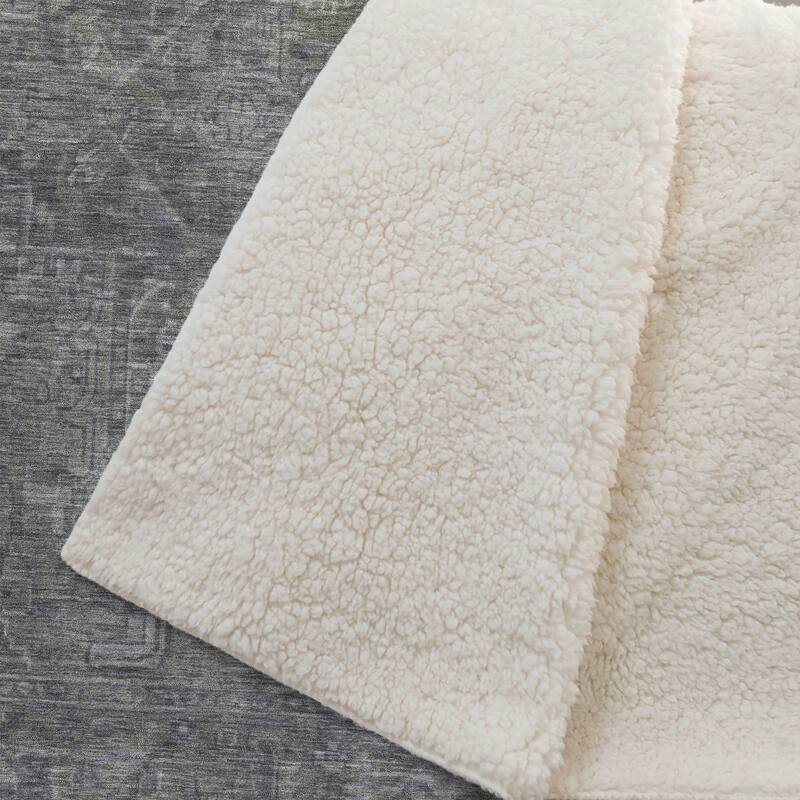 Premium Machine Washable Traditional Persian Sherpa Throw Blanket