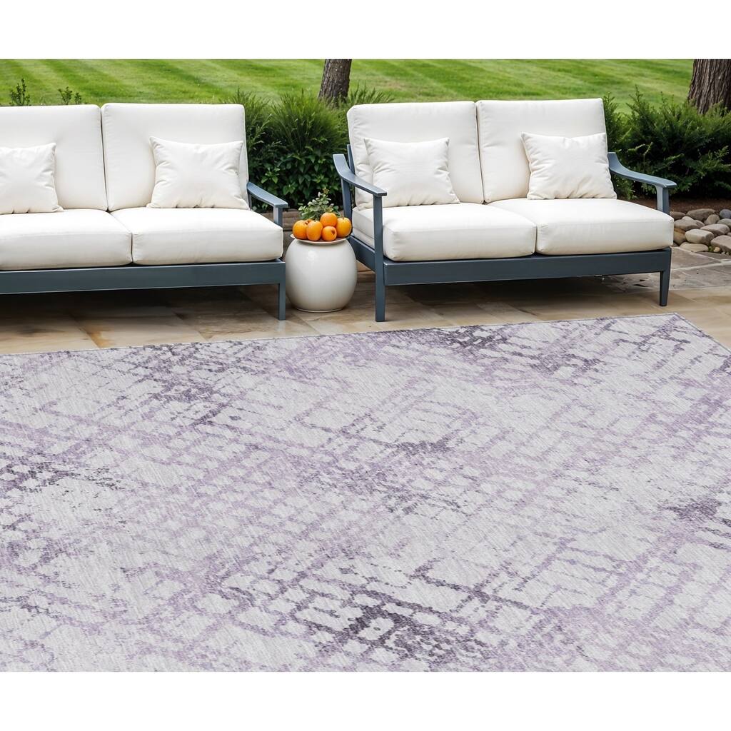 HomeRoots Geometric Transitional Rectangle Outdoor Rug