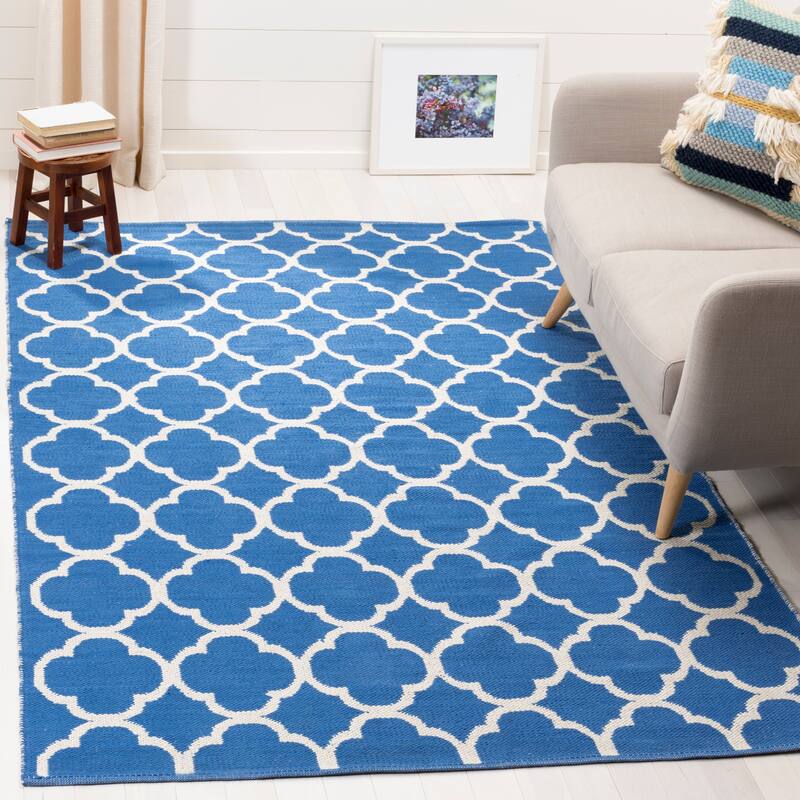 SAFAVIEH Handmade Flatweave Montauk Tristan Casual Cotton Rug - 4' x 6' - Blue/Ivory