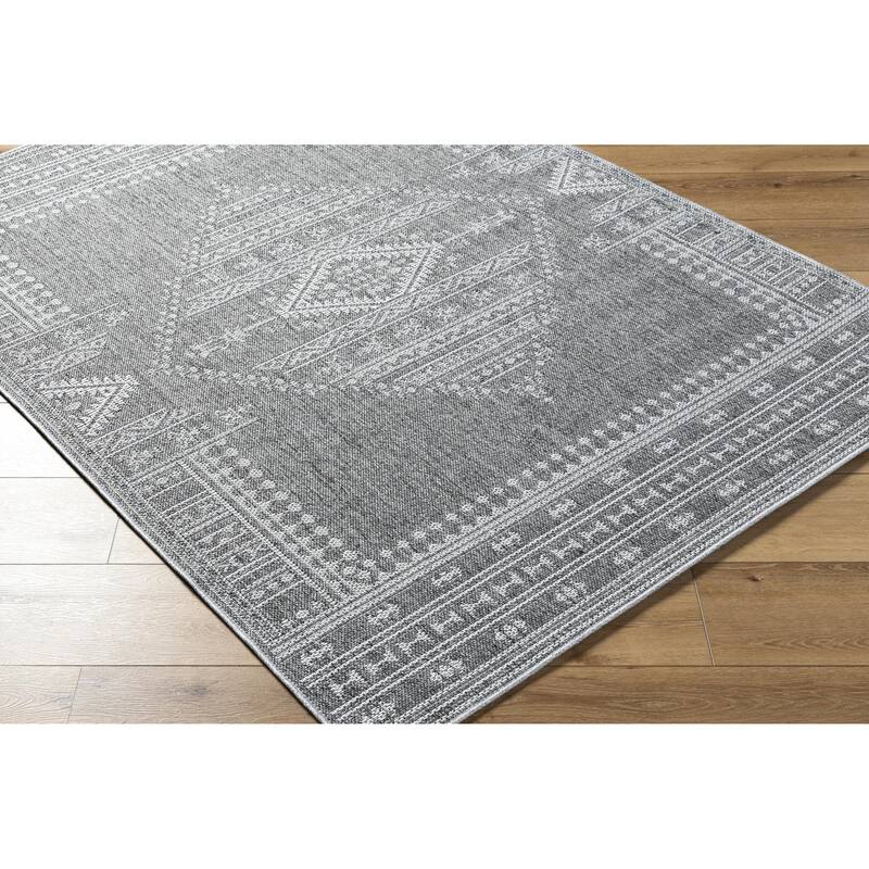 Livabliss Pismo Beach Cottage Medallion Outdoor Area Rug