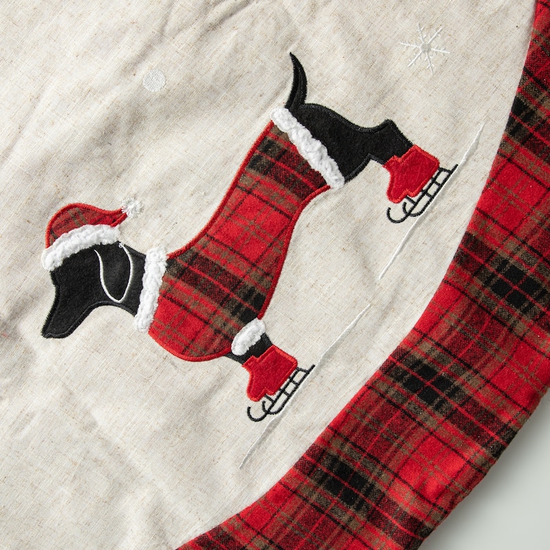 Glitzhome 48"D Traditional Dachshund Happy Holly Days Christmas Tree Skirt With Border