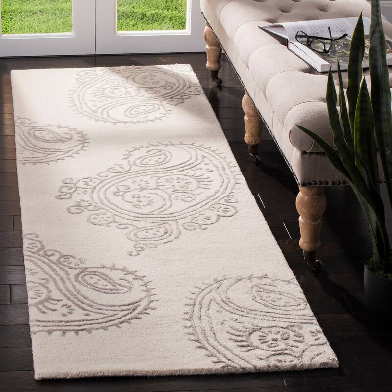 SAFAVIEH Handmade Bella Kristiana Paisley Modern Floral Wool Rug - 2'3" x 7' Runner - Ivory/Beige