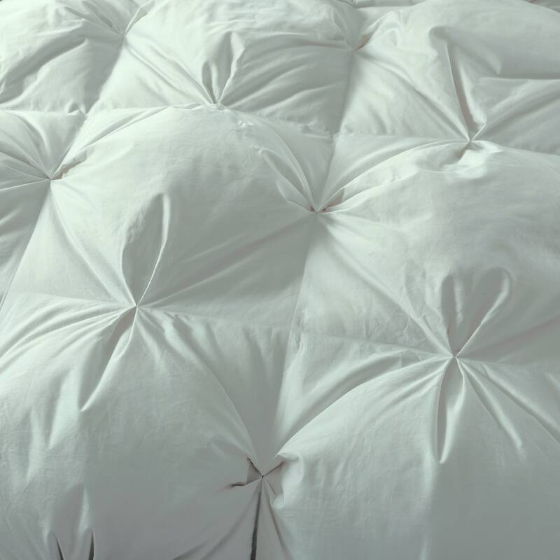 Luxury Pintuck Stitch White Duck Down Comforter
