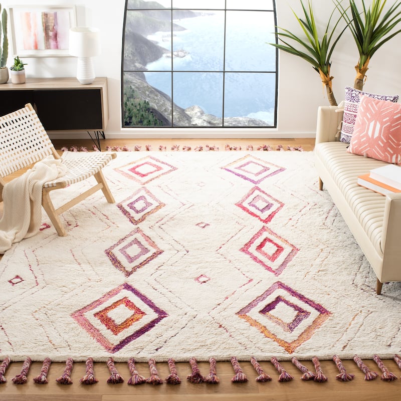 SAFAVIEH Handmade Casablanca Shag Hijiri Tribal Moroccan Wool Rug - 5' x 8' - Ivory/Multi